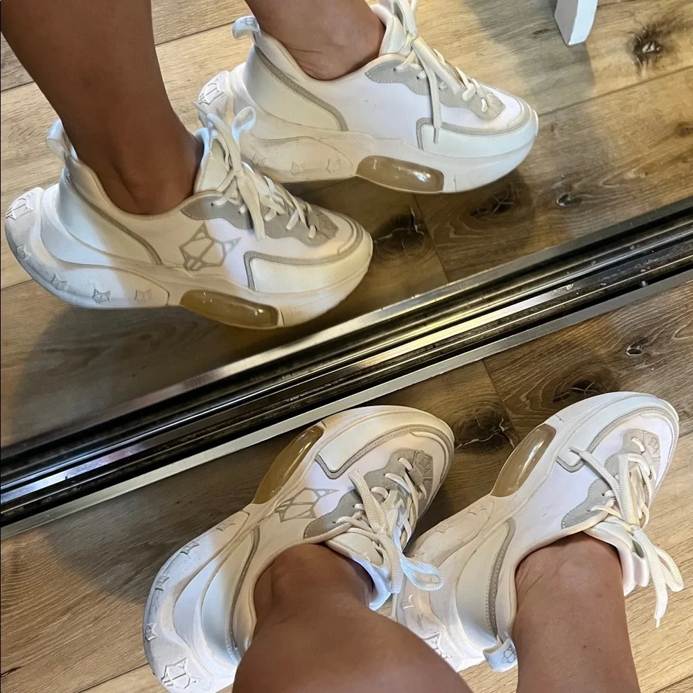 🛑 1 hour sale. Naked Wolfe, size 9, Turbo Casual White Sneakers w/ Wolf logo - Picture 2 of 11